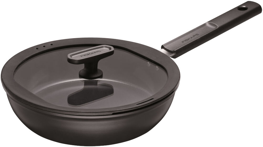 Patelnia FISKARS Hard Face 1075529 26 cm patelnia stoi pod kątem czarna powłoka rączka zamknięta pokrywka białe tło Powłoka Ceratec Superior odporność na wysokie temperatury (do 270°C podczas smażenia i 150°C w piekarniku) właściwości nieprzywierające bez dodatku tłuszczu naturalny smak potraw nienaruszone potrawy komfortowe bezpieczne gotowanie