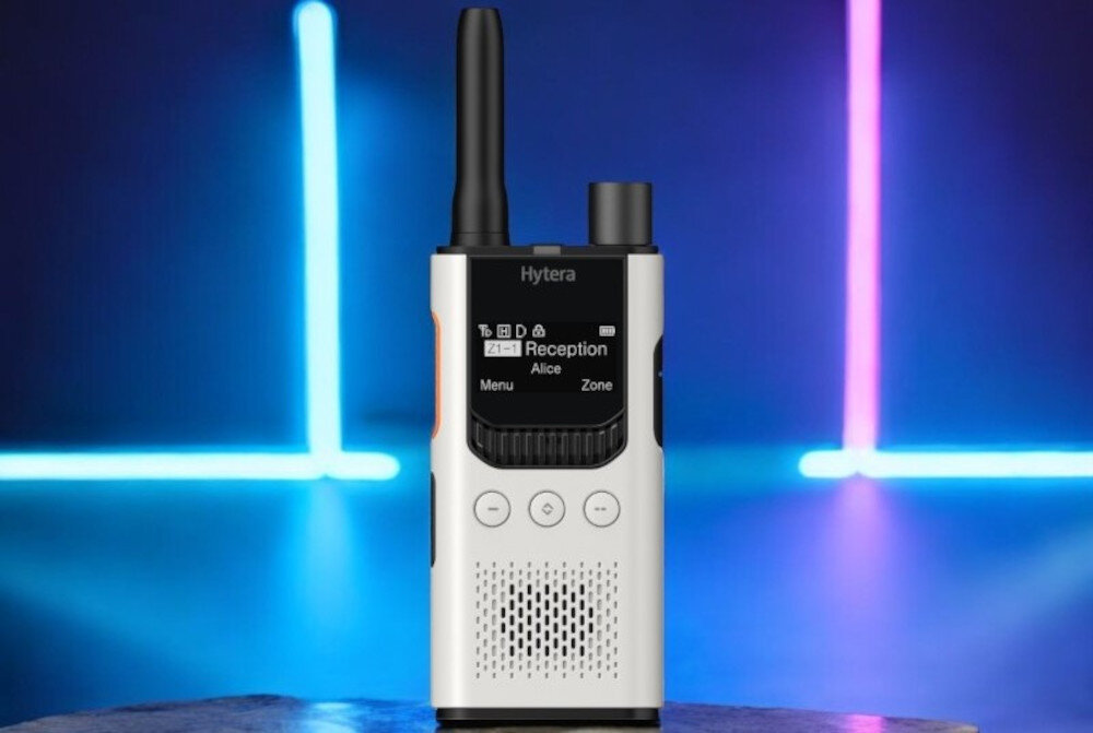 Radiotelefon HYTERA S1 Pro LF - Prosta i szybka obsługa, Radiotelefon od frontu na blacie