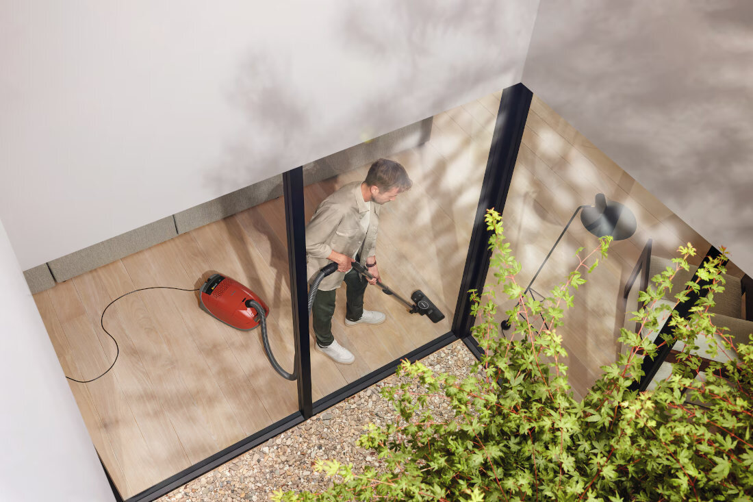 Odkurzacz MIELE Guard M1 Płynne manewrowanie Trzy obracające się kółka teleskopowa rura Lekka konstrukcja 8,4 kg 