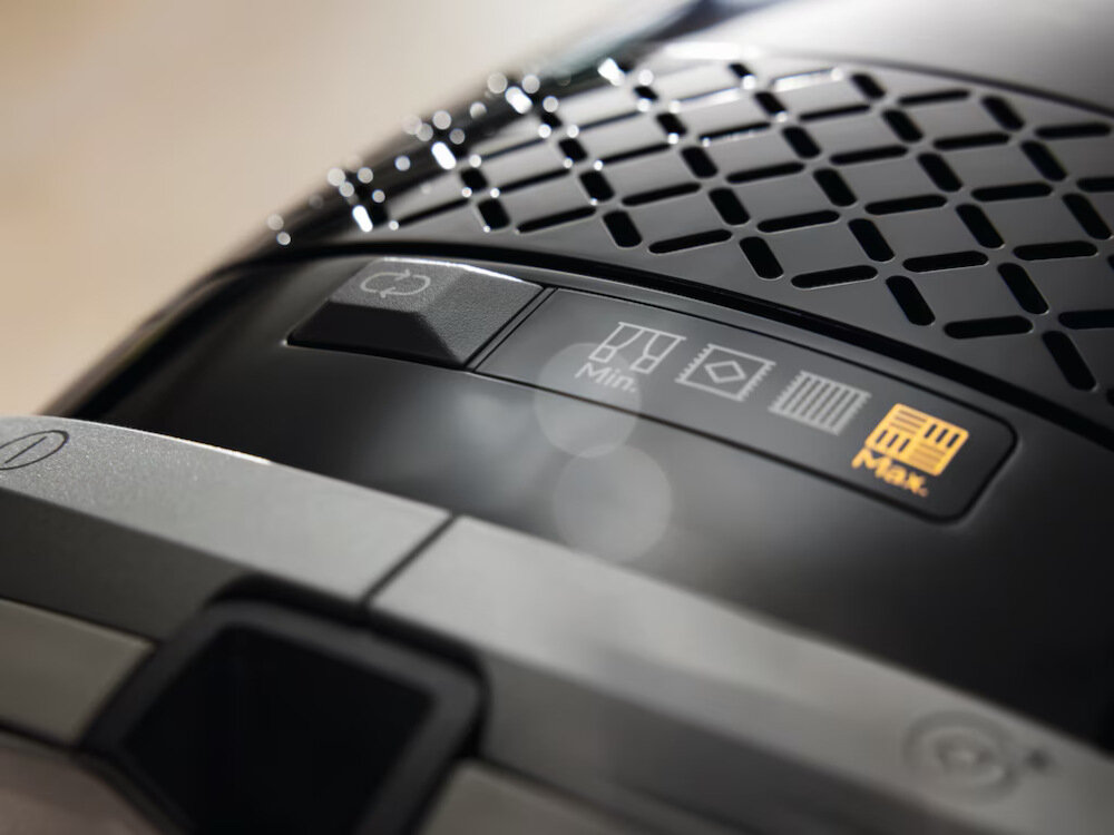 Odkurzacz MIELE Guard M1 Parquet Flex Elastyczna praca Cztery poziomy mocy dopasowanie działanie powierzchnia od twardych podłóg po delikatne dywany Intuicyjna obsługa bez schylania się Czuły interfejs Jedno dotknięcie Prosty panel