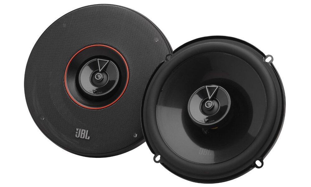 Głośniki samochodowe JBL Club 64 dwudrożne współosiowe 160 mm profesjonalny dźwięk do auta, głośniki po skosie na białym tle