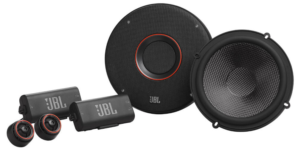 Głośniki samochodowe JBL CLUB 64CSQ system 2-drożny komponentowy dźwięk samochodowy, zestaw na białym tle