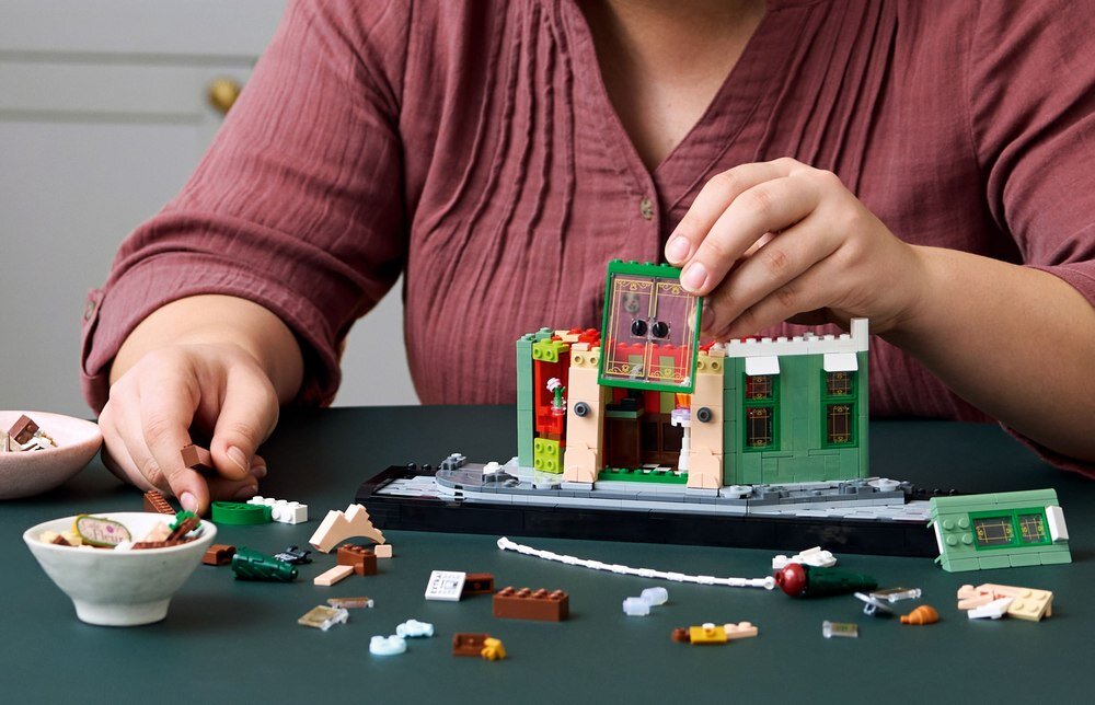 LEGO 10362 ICONS Набір для складання французької кав'ярні для жінок   