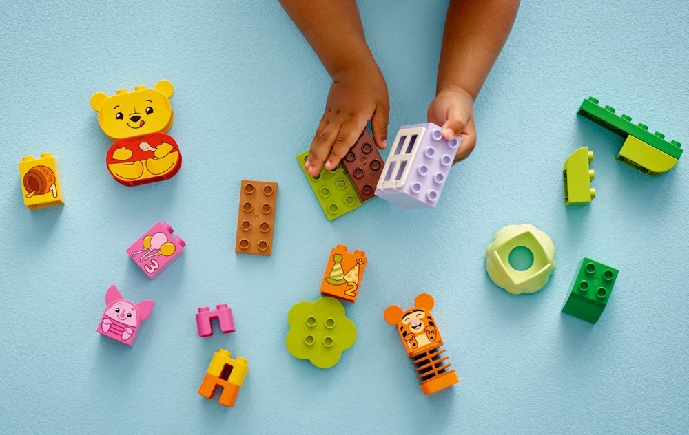 LEGO 10457 DUPLO Disney Przyjęcie urodzinowe Kubusia Puchatka dziecko buduje zestaw zdolności manualne rozwój dziecka koordynacja umiejętności wyobraźnia