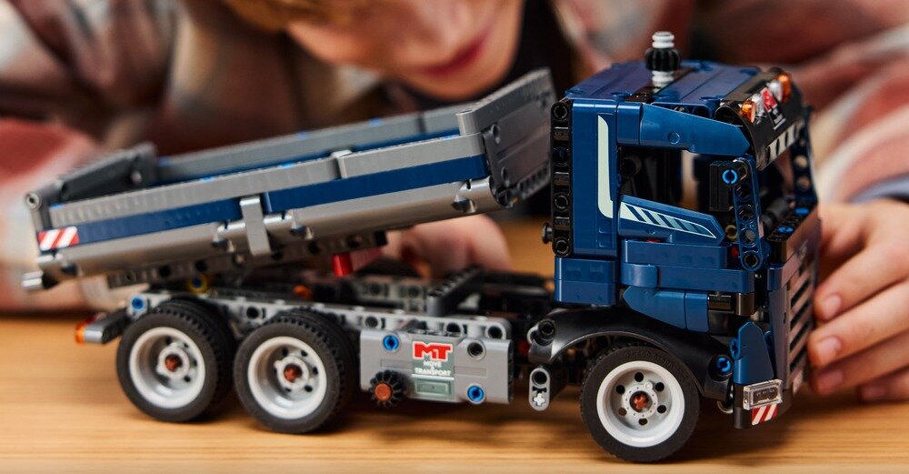 LEGO 42203 Technic Wywrotka z przechylaną skrzynią elementy dziecko bawi się zestawem 14 cm wysokości, 28 cm długości i 11 cm szerokości