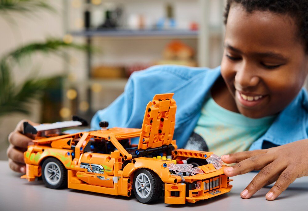 LEGO 42204 Technic Fast and Furious Toyota Supra MK4 dziecko bawi się zestawem 8 cm wysokości, 30 cm długości i 13 cm szerokości elementy