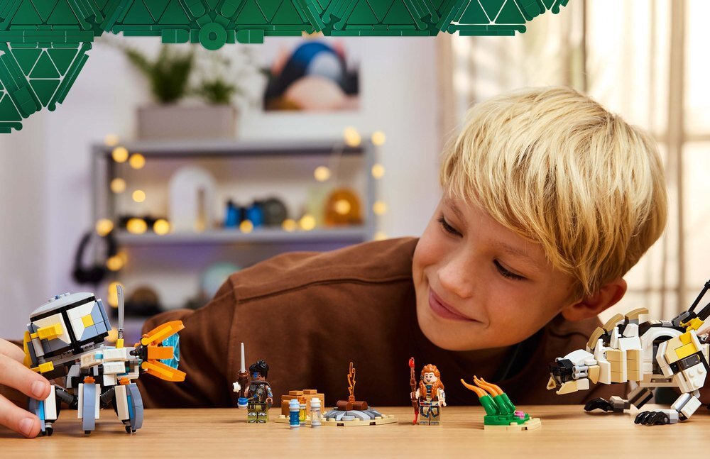 LEGO 77037 Horizon Adventures Aloy i Varl kontra krabołaz i piłoząb dziecko bawi się zestawem rozwój skupienie