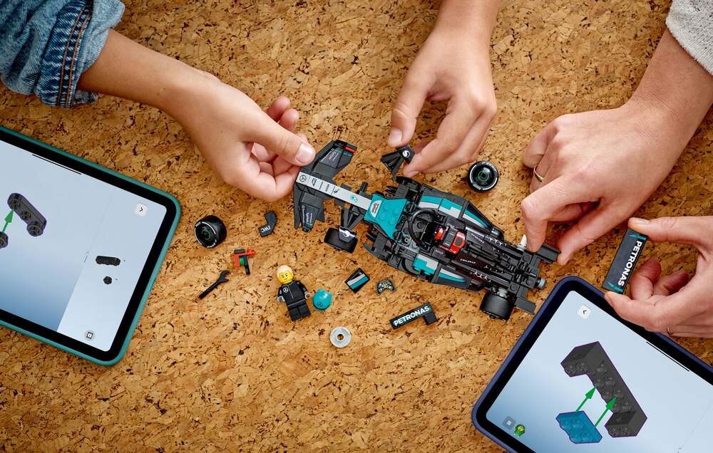 LEGO 77244 Speed Champions Bolid F1 Mercedes-AMG W15 budowanie modelu
