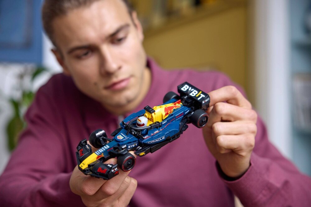 LEGO 77243 Speed Champions Bolid F1 Oracle Red Bull Racing RB20 realistyczne detale wyścigi