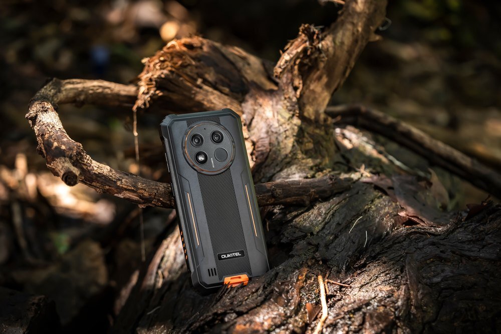 Smartfon OUKITEL WP28E na krozeniu  