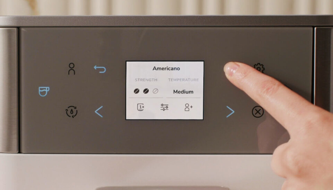 Ekspres KITCHENAID KF6 5KES8556ESX Prosta obsługa wygoda Intuicyjny, kolorowy ekran 15 gotowych przepisów wybór jedno kliknięcie przygotowywanie Espresso Cappuccino Americano