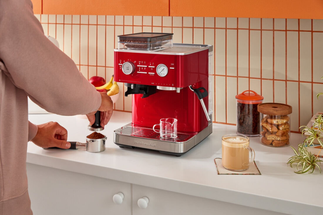 Ekspres KITCHENAID 5KES6551ECA Ekstrakcja smaku Kolba o szerokości 58 mm z płaską podstawą ubijanie Ciśnienie 15 bar pianka smak
