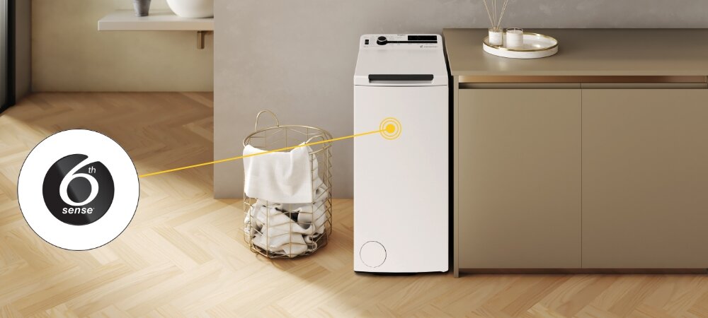 PRALKA WHIRLPOOL MTDLR 65261BS PL/N Zdjęcie przedstawia pralkę ładowaną od góry z wyróżnionym systemem 6th Sense. Element graficzny pokazuje, gdzie technologia optymalizuje proces prania technologia 6 Zmysł inteligentne czujniki automatyczne dopasowanie