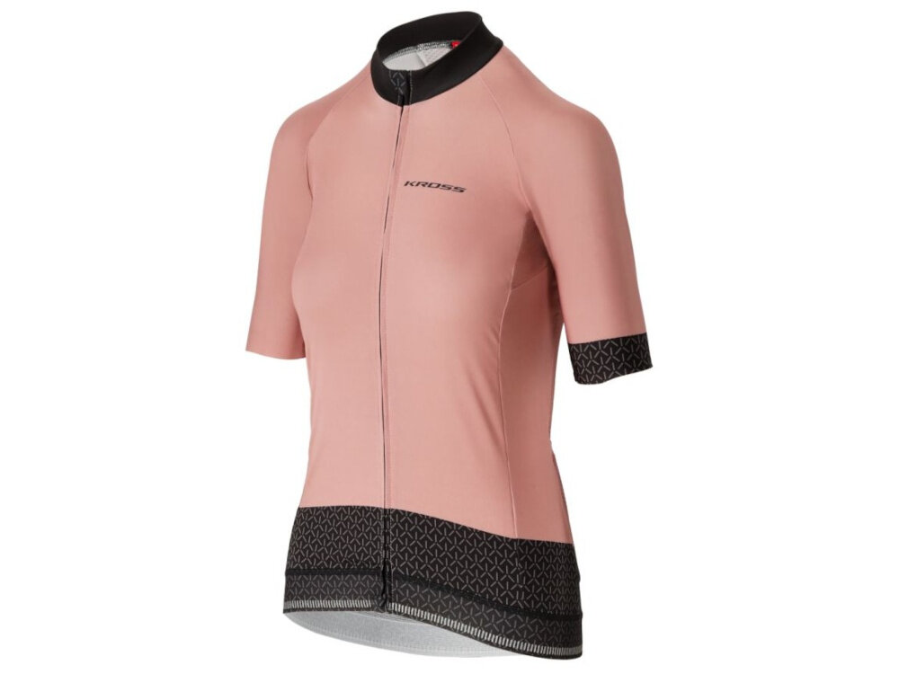 Koszulka rowerowa KROSS Flow Lady 2.0 rozmiar M Różowo-czarny koszulka na białym tle widoczna od przodu pod skosem dla kobiet jeżdżących na rowerze szosowym gravelowym lub MTB komfort dopasowana forma z krótkim rękawem oddychające panele pod pachami