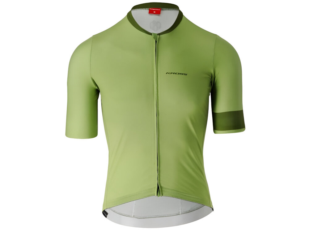 Koszulka rowerowa KROSS Gravel Vojago JRS (rozmiar S) Zielony koszulka na białym tle widoczna od przodu połączenie poliestru i elastanu elastyczność przyjemny kontakt ze skórą tkanina wyposażona w filtr UV +50 ogranicza wpływ promieni słonecznych skóra jest dobrze chroniona