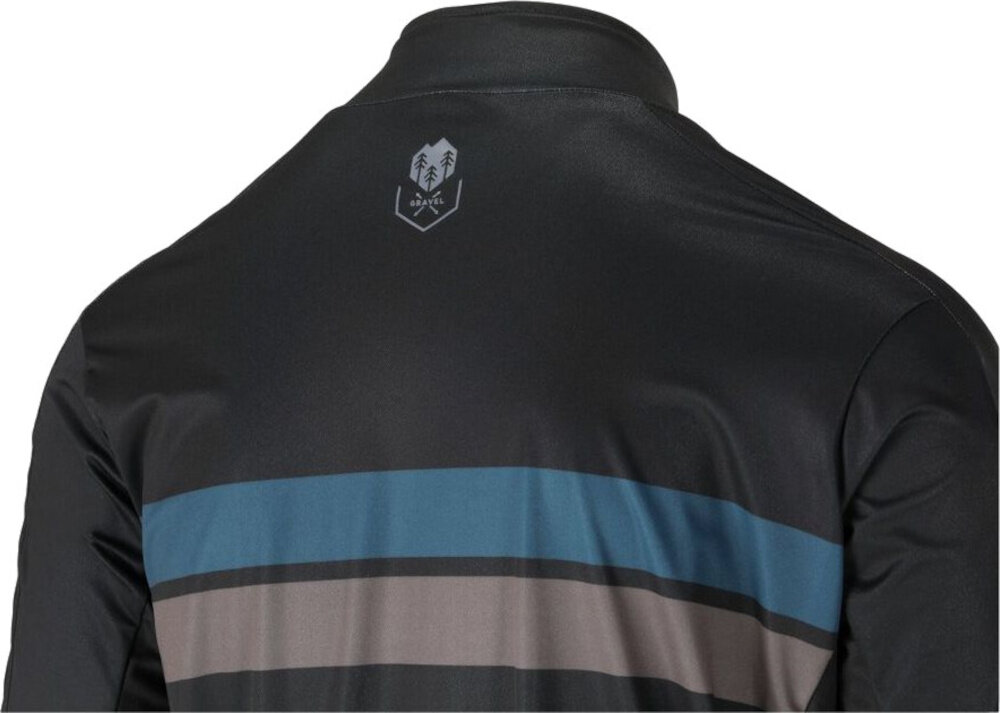 Kurtka rowerowa KROSS Arbaro (rozmiar XL) Czarny zbliżenie na tył widoczny odblask dyskretne elementy odblaskowe wykonane w technologii czarnego reflexu widoczność rowerzysty większe bezpieczeństwo na drodze lepsza ochrona