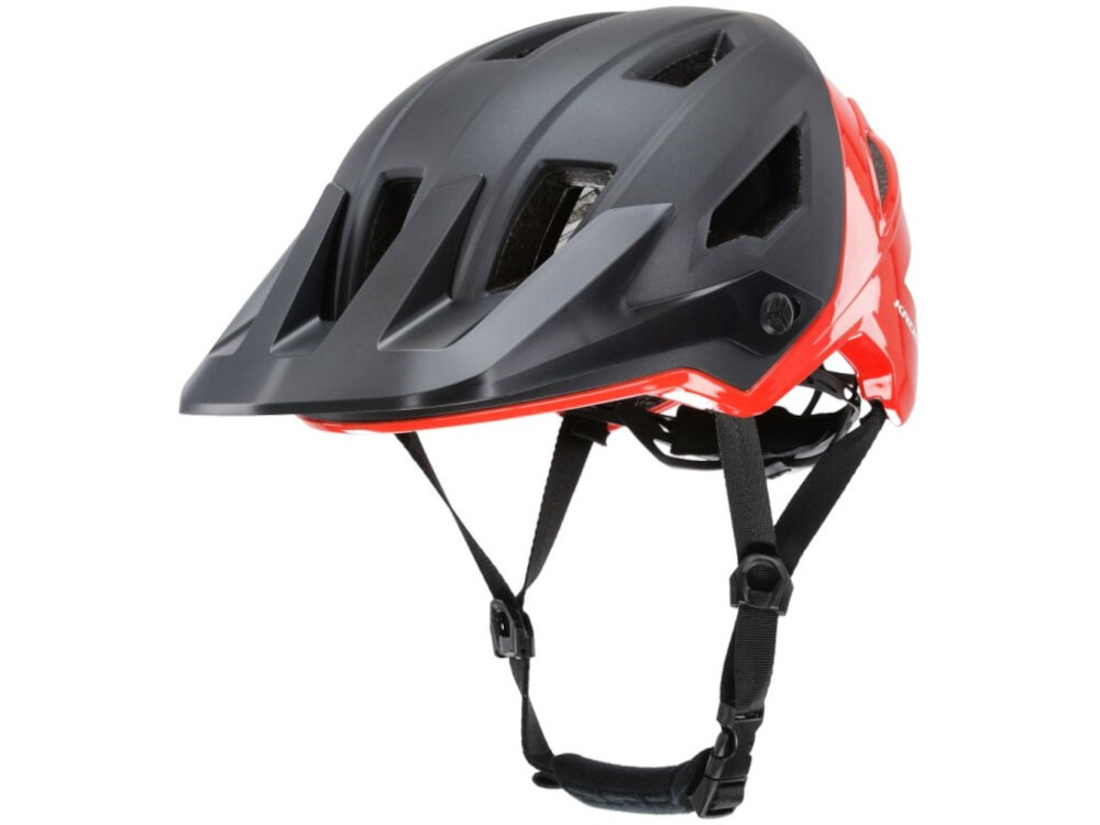 Kask rowerowy KROSS Saltare Czarny MTB (rozmiar L) kask na białym tle widoczny od przodu pod skosem daszek chroni oczy przed słońcem deszczem i drobnymi przeszkodami skupienie precyzyjne kontrolowanie trasy bezpieczeństwo