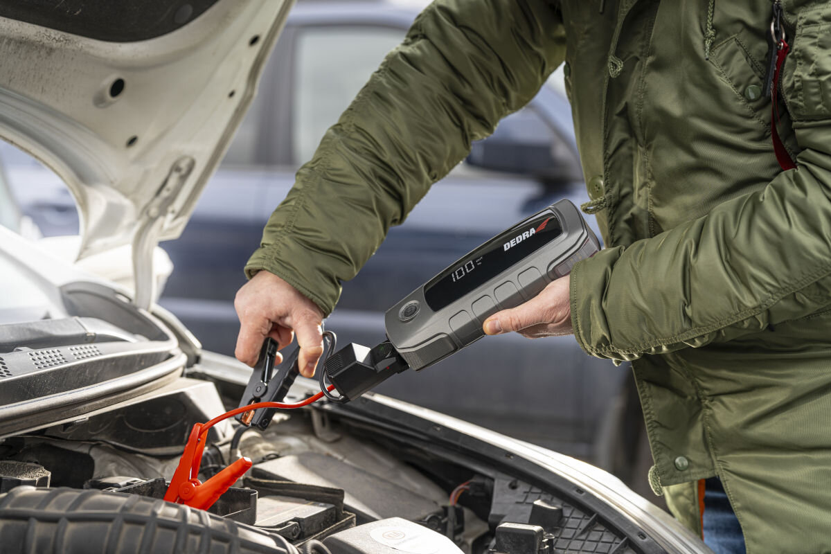 Powerbank DEDRA DEPP1600 Jump Starter 16000 mAh Szary, zasilanie, ręką, źródło, pod, Rozruch akumulatora boosterem DEDRA przy silniku