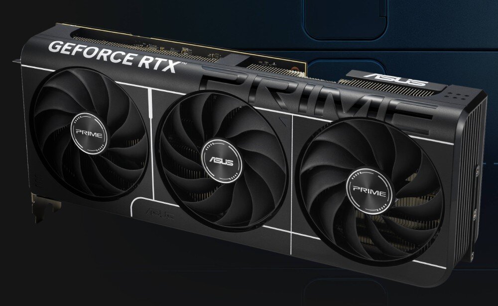 Karta graficzna ASUS Prime GeForce RTX 5070 Ti OC 16GB Perspektywiczny rzut na kartę graficzną, pokazujący trzy wentylatory i oznaczenia marki, technologia 0dB, głośność