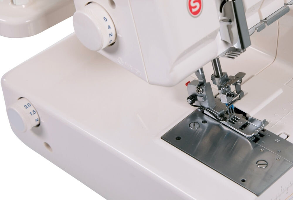 Owerlok SINGER 14T968DC wygoda użytkowania stopka zatrzaskowa regulowany docisk stopki różne materiały ścieg rolujący