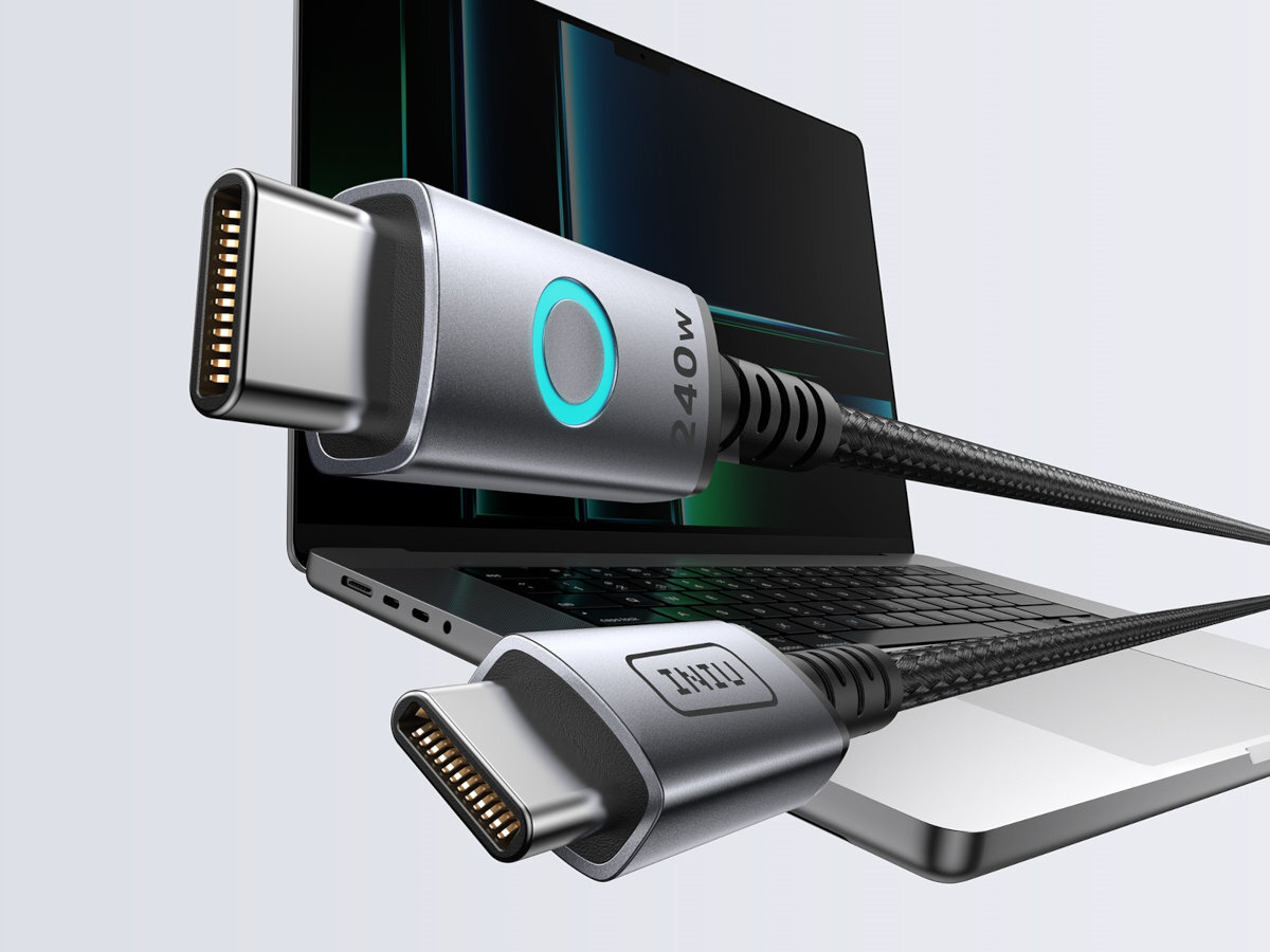 INIU Leopard 240 W - kabel, a w tle laptop