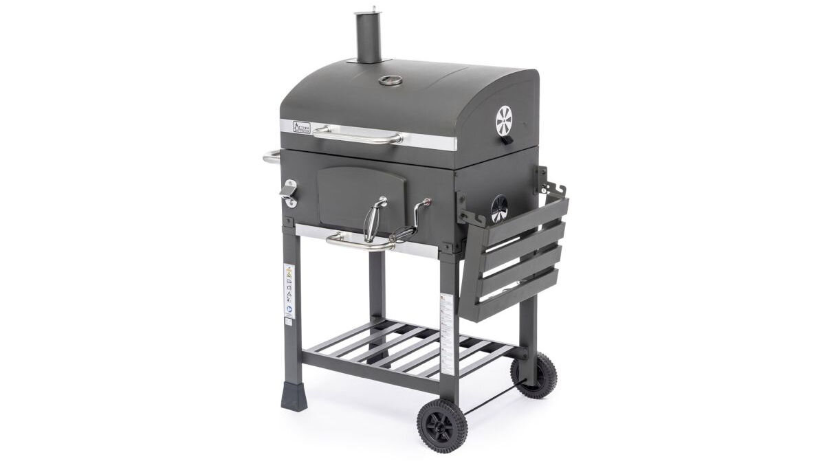 Grill węglowy ACTIVA Angular 11245K z kominem 57.5 x 42 cm, Grillowanie po Twojemu, Grill pokazany od frontu prawo skos z złożoną klapą i bocznym stolikiem