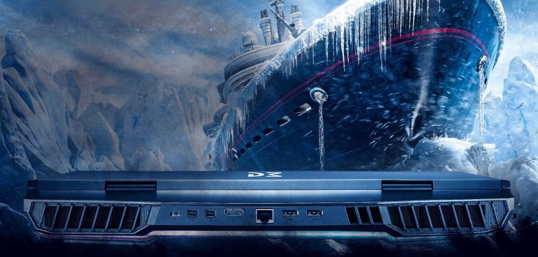 Laptop DREAMMACHINES RT5090 - Statek o dużych rozmiarach na otwartym oceanie, z laptopem DREAMMACHINES RT5090 w zasięgu wzroku. Dream Cooling pasty termoprzewodzące