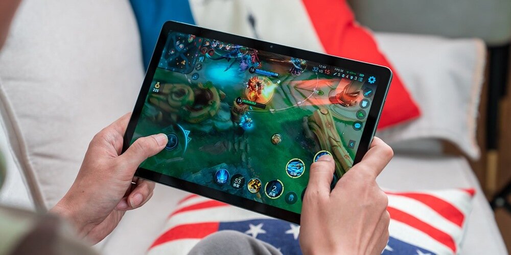 Tablet OUKITEL OT8 granie w grę  