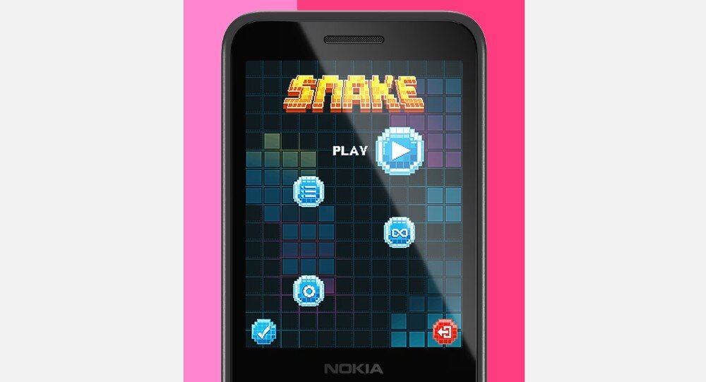 Telefon NOKIA 215 2024 4G DS Snake na ekranie