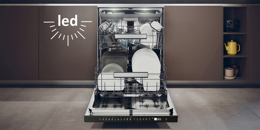ZMYWARKA HAIER WASHLENS PLUS 2 XU 6B4M3PSX AI SMART zdjęcie lifestyle otwarta grafika środek naczynia ikona grafika LED kosze kieliszki miseczki Oświetlenie wnętrza zmywarki pełna widoczność łatwy załadunek rozładunek oszczędność energii
