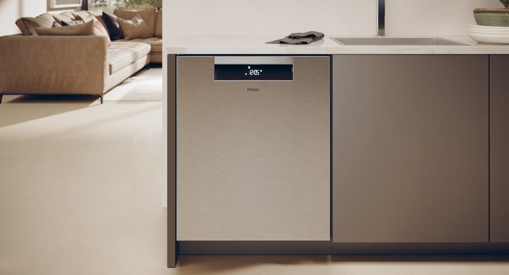 ZMYWARKA HAIER I-PRO SHINE 6 XU 4A4M4PSX AI SMART zdjęcie lifestyle Twój domowy pomocnik kuchnia meble zabudowa zamknięta front panel Czyste i suche w 59' Większa moc i zasięg wody Opóźnienie startu do 24 h Regulacja górnego kosza Easy Click Automatyczne otwieranie drzwi po zakończeniu cyklu Cicha praca dba o spokój domowników 42 dB System Total Water Block aplikacja hOn Program Intensywny