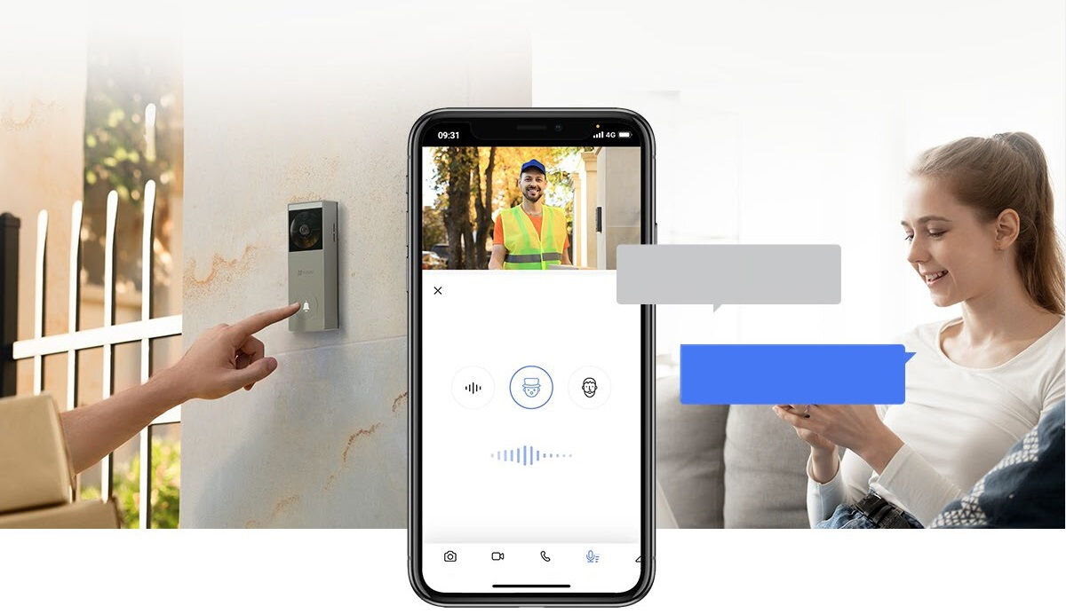 Wideodomofon EZVIZ CS-HP3 Pro Wi-Fi, dotyk, rozmowa, anonimowość, głos, Kobieta w domu rozmawia przez smartfon z doręczycielem przed drzwiami przez wideodzwonek