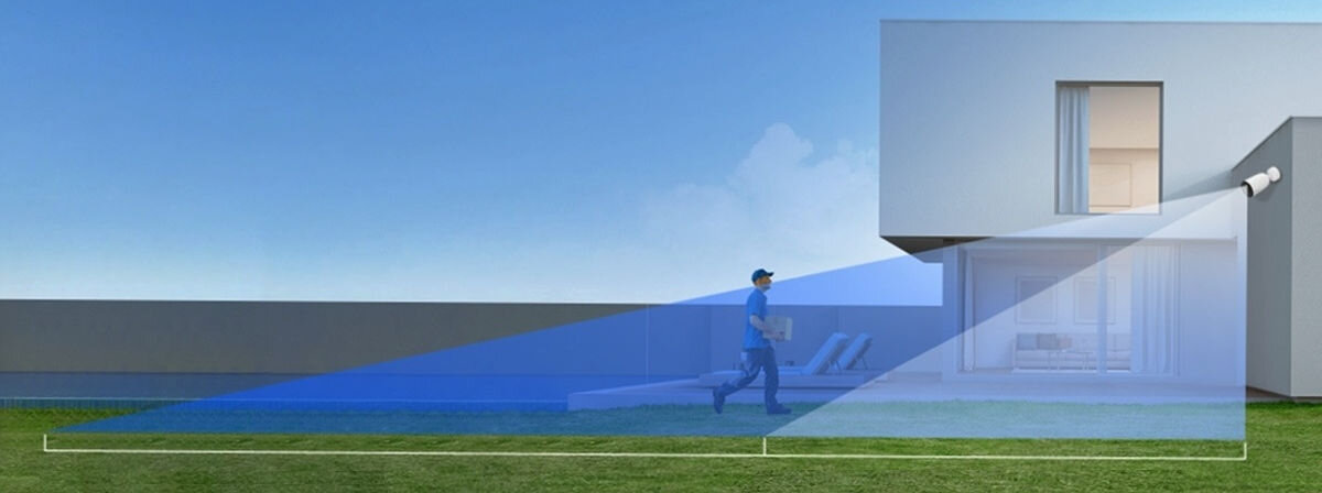 Kamera EZVIZ HB8 Zewnętrzna, Wi-Fi, Kamera obrotowa + Panel solarny, nagrania, poklatkowe, detekcja, ruch, Kamera EZVIZ monitoruje podjazd i chodnik, stożek promienia detekcji ruchu na podwórku.