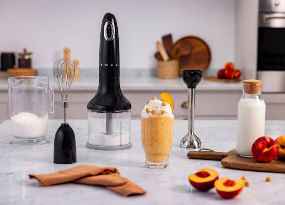 Blender SMEG HBF03CREU Kremowy Szybkość dopasowana do potrzeb Regulacja prędkości funkcja Turbo dostosowanie tempo pracy silnik moc realna oszczędność czasu 