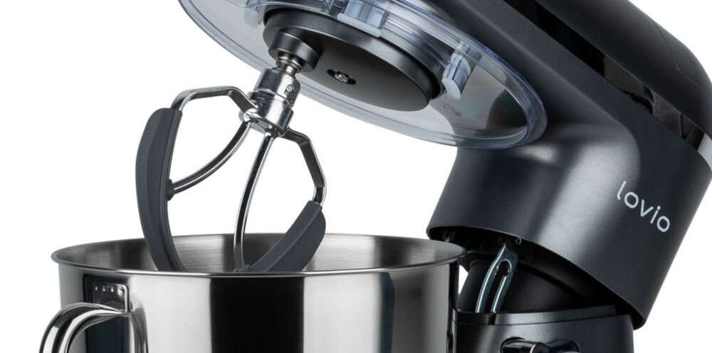 Robot kuchenny planetarny LOVIO HOME ChefAssistant Plus LVSTM02PBK 1900W z blenderem kielichowym i maszynką do mięsa mieszadło osłonka silikonowe krawędzie część misy białe tło mieszadło z silikonowymi krawędziami dokładne równomierne mieszanie składników ciasta kremy masy odpowiednia konsystencja składniki nie pozostają na ściankach misy kulinarna precyzja