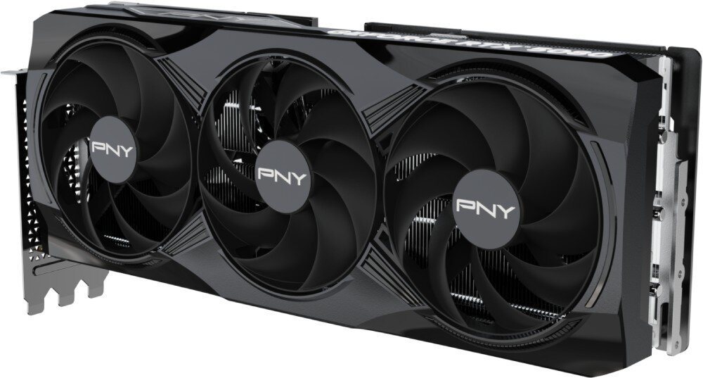 Karta graficzna PNY GeForce RTX 5080 OC Triple Fan 16GB Widok na kartę z innej perspektywy, ukazujący jej grubość oraz detale konstrukcyjne, chłodzenie wentylatory, temperatura, stabilność