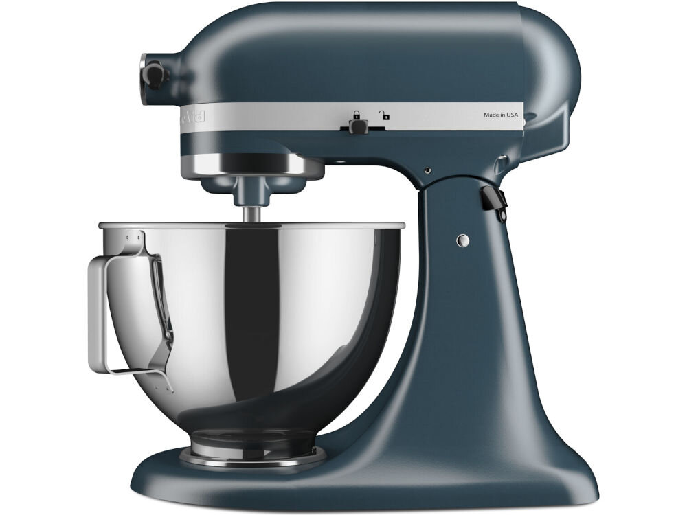 Robot kuchenny planetarny KITCHENAID Artisan 5KSM95PSEBS 275W robot stoi bokiem niebieska obudowa srebrna miska białe tło stylowy design praktyczność wygoda użytkowania gładka zaokrąglona konstrukcja z uchylną głowicą Kompaktowa forma (33,8 x 21,1 x 34,3 cm) solidna budowa z metalowym korpusem codzienne użytkowanie