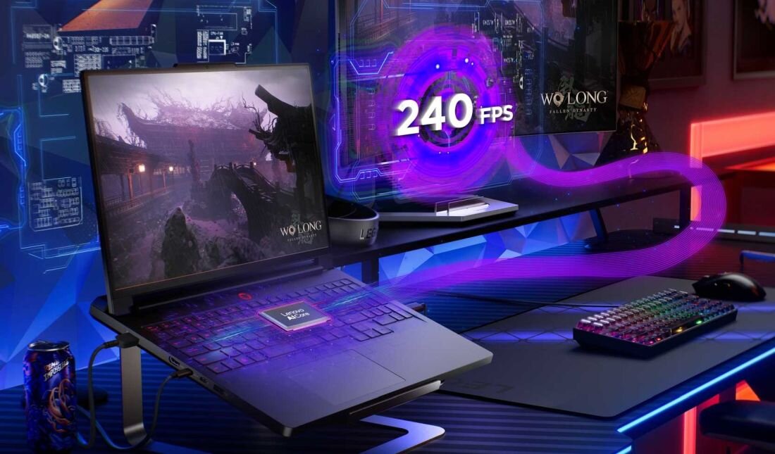 Laptop LENOVO Legion Pro 7 - Komputer gamingowy LENOVO Legion Pro 7 z myszką i klawiaturą na biurku, gotowy do intensywnej rozgrywki. LENOVO LA Core (LA1 + LA3), LENOVO AI Engine+