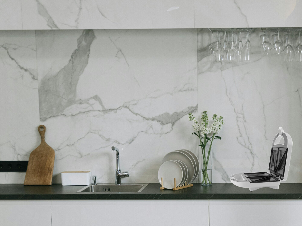 Opiekacz HYUNDAI SM625W nieprzywierająca powłoka, łatwe utrzymanie czystości, mniej sprzątania, więcej czasu