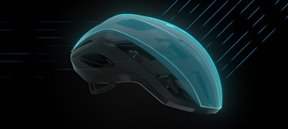 Kask rowerowy LAZER Strada KinetiCore Różowy Szosowy (rozmiar L) ciemne tło kask z podświetloną na niebiesko osłoną Aeroshell niebieskie paski pokazujące opór powietrza kompatybilny z osłoną Aeroshell właściwości aerodynamiczne pełną ochronę przed złą pogodą zamyka górne i boczne otwory wentylacyjne opór powietrza jest zredukowany do minimum lepsze wyniki chroni głowę przed opadami atmosferycznymi lekka wytrzymała prosta w montażu