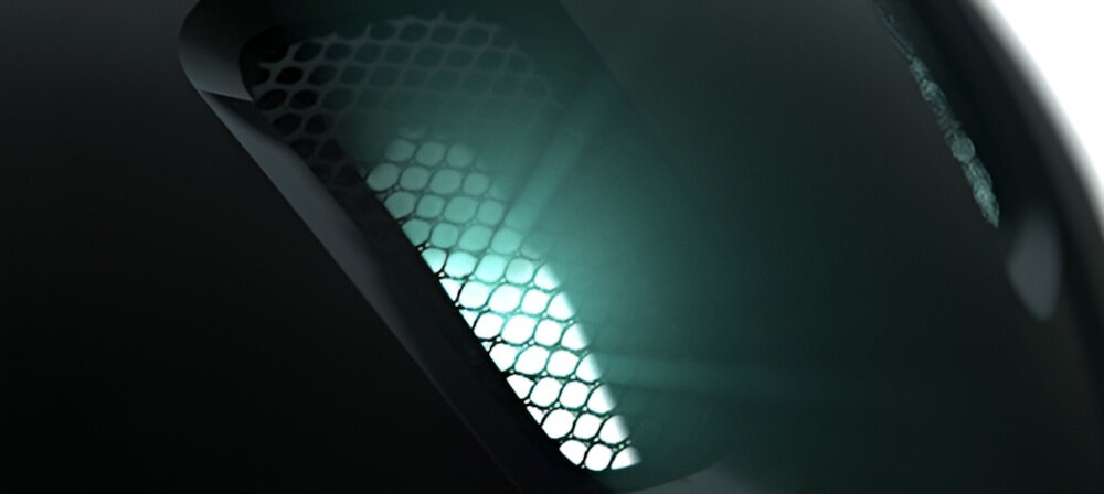 Kask rowerowy LAZER Nutz KinetiCore 2.0 Kropki Zielony dla Dzieci (rozmiar 50-56) kask na białym zbliżenie na siateczkę siateczka przeciw owadom zapobiega dostawaniu się owadów do wnętrza poprawia komfort i bezpieczeństwo