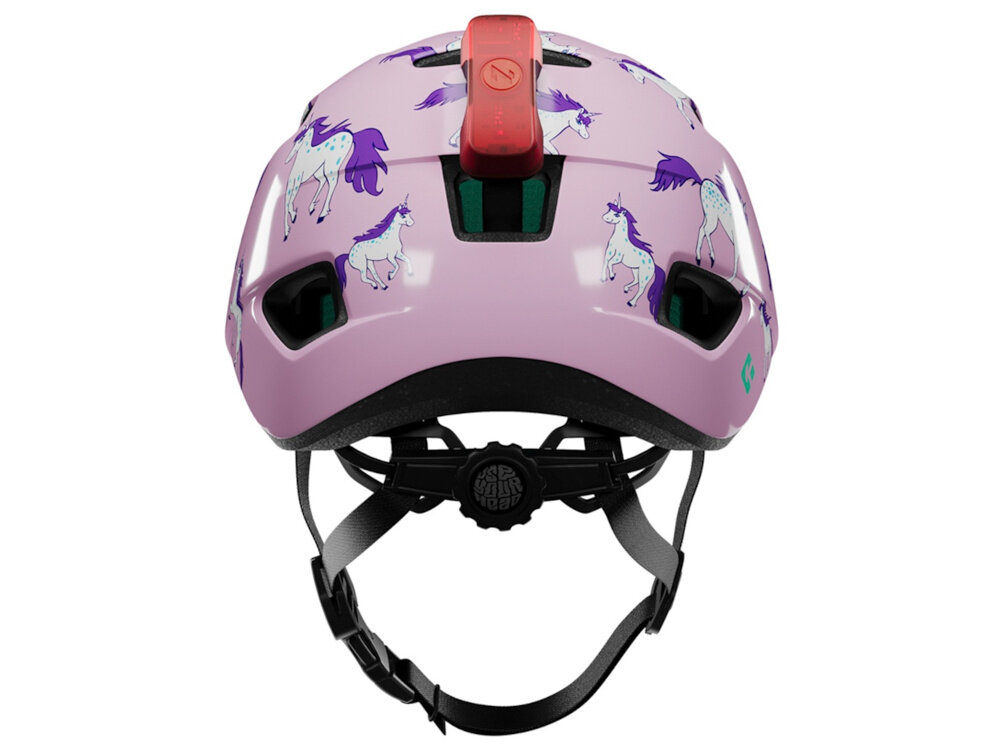 Kask rowerowy LAZER Nutz KinetiCore 2.0 Różowy dla Dzieci (rozmiar 50-56) kask na białym tle widoczny od tyłu na kasku czerwona lampka miejsce do zamontowania opcjonalnej lampki LED zwiększa widoczność po zmroku i w warunkach ograniczonego oświetlenia element poprawiający bezpieczeństwo