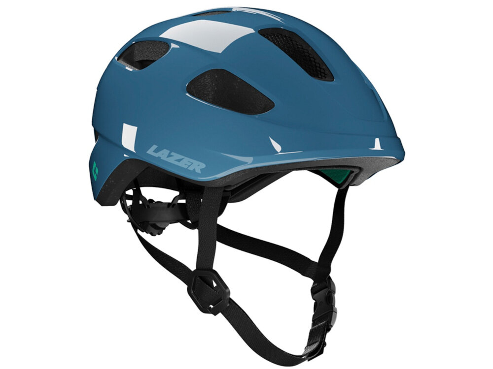 Kask rowerowy LAZER Nutz KinetiCore 2.0 Niebieski dla Dzieci (rozmiar 50-56) kask na białym tle widoczny od przodu pod skosem bezpieczeństwo i komfort najmłodszych użytkowników chroni głowę podczas upadków i uderzeń lekki i wygodny w noszeniu regulowane paski siateczka przeciw owadom osłona skroni ochrona i komfort