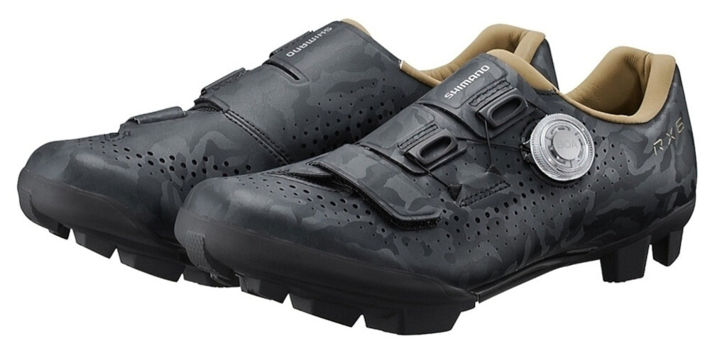 Buty rowerowe SHIMANO SH-RX600 Szary rozmiar 36 para butów na białym tle widoczna od przodu pod skosem dla pasjonatek kolarstwa efektywność gravel komfort stabilność