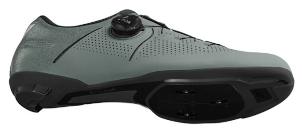 Buty rowerowe SHIMANO SH-RC302 Zielony rozmiar 38 but na białym tle widoczny od spodu zintegrowana bezszwowa podeszwa środkowa nylonowa podeszwa wzmocniona włóknem szklanym lepiej stabilizuje stopę pełna kontrola podczas jazdy w wysokim tempie bi