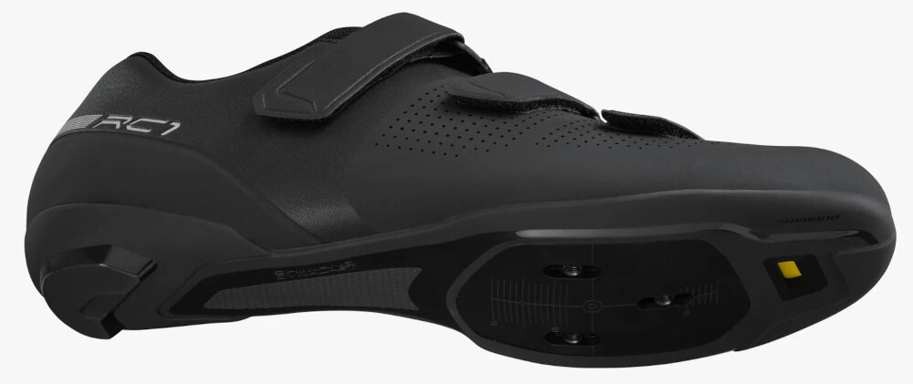 Buty rowerowe SHIMANO SH-RC102 Czarny rozmiar 43 but widoczny od spodu anatomiczna konstrukcja bardzo dobre dopasowanie do stopy otulający wierzch krótki język z syntetycznej skóry z siatkową powierzchnią odpowiednia wentylacja
