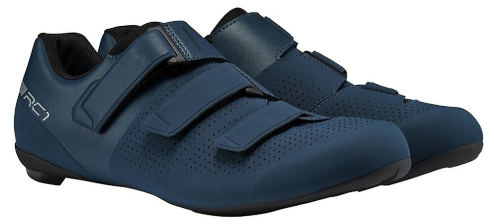 Buty rowerowe SHIMANO SH-RC102 Granatowy rozmiar 48 para butów na jasnym tle widoczna od przodu pod skosem w kolorze granatowym dla entuzjastów kolarstwa dobra wydajność komfort na drodze w rozmiarze 48 długość wkładki 30,5 cm
