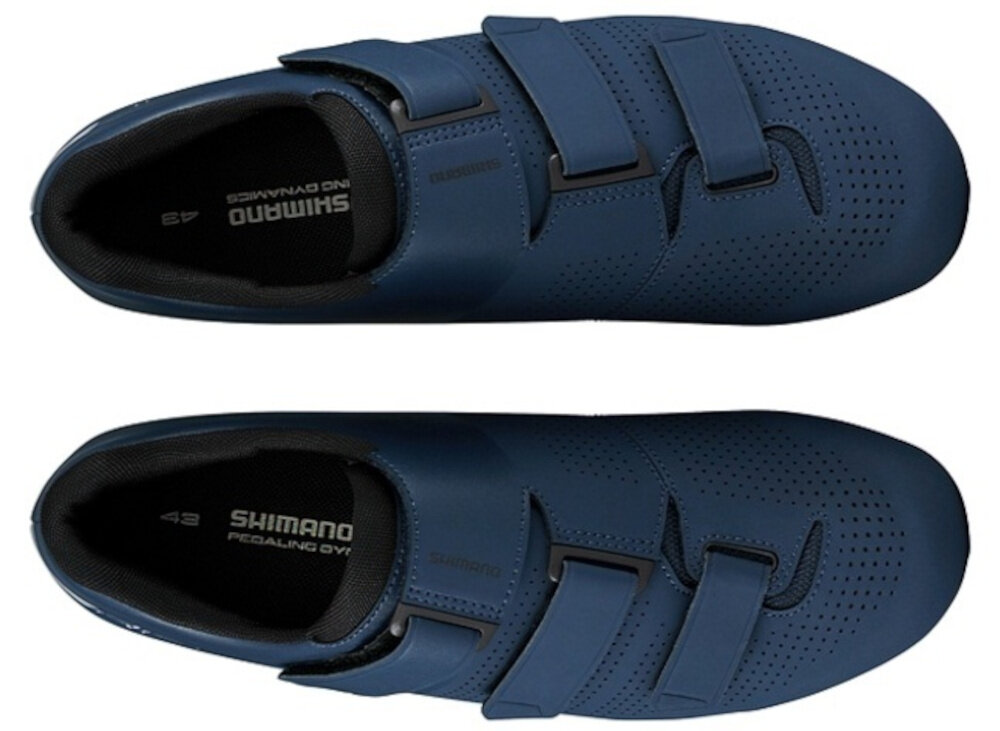 Buty rowerowe SHIMANO SH-RC102 Granatowy rozmiar 48 para butów na jasnym tle widoczna z góry wysoka jakość wydajnośc komfort podeszwa z lekkiego nylonu wzmocniona włóknem szklanym optymalna sztywność