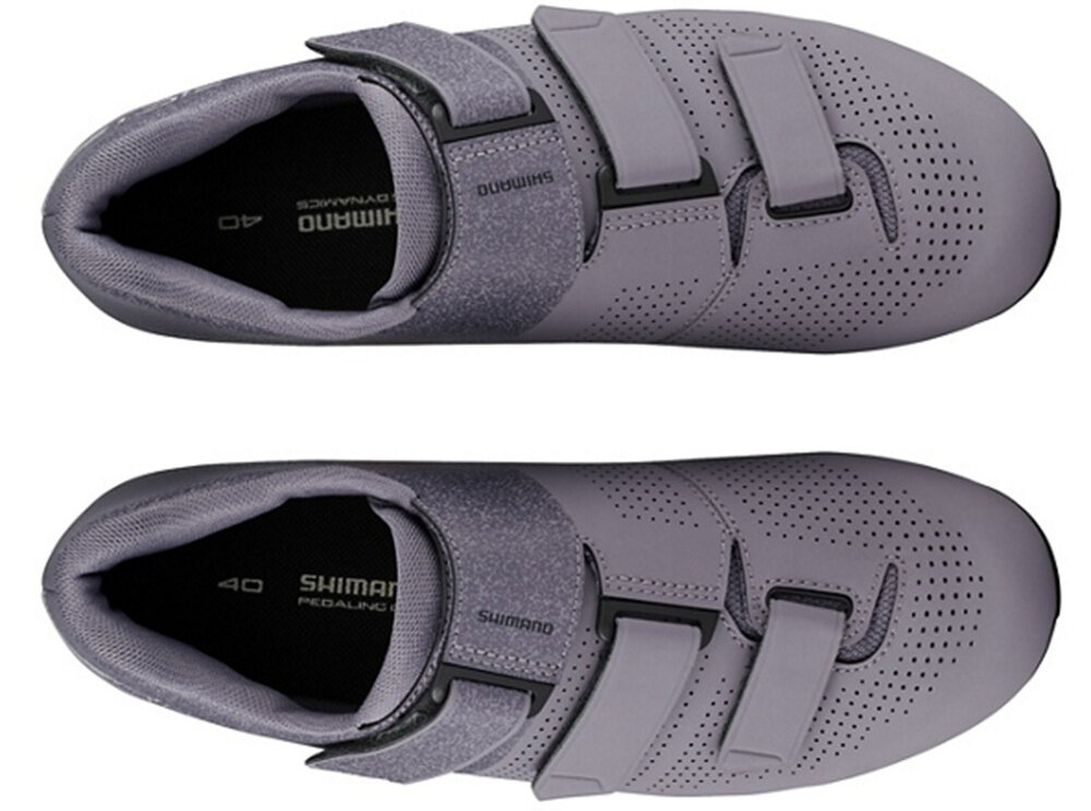 Buty rowerowe SHIMANO SH-RC102 Fioletowy rozmiar 39 para butów na jasnym tle widoczna z góry wysoka jakość wydajnośc komfort podeszwa z lekkiego nylonu wzmocniona włóknem szklanym optymalna sztywność