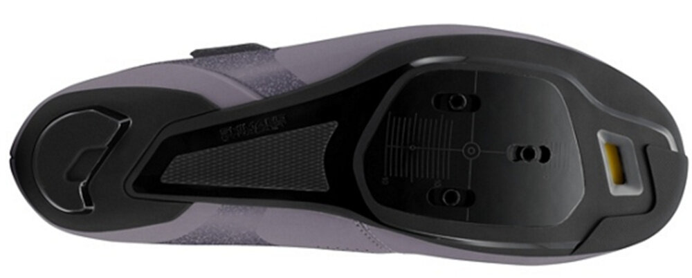 Buty rowerowe SHIMANO SH-RC102 Fioletowy rozmiar 39 but na jasnym tle widoczny od spodu platforma do mocowania bloków w systemie SPD-SL umożliwia wpięcie buta w pedały zmaksymalizowanie kręcenia korbą stabilna jazdę na stojąco bezpieczny efektywny trening